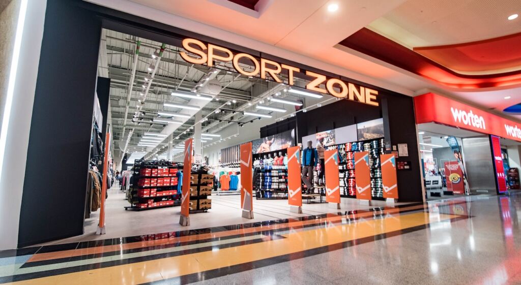 Sport Zone há vendas por WhatsApp e descontos de 50 em roupa e