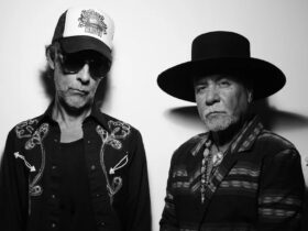 ©Kenton Thatcher | Mão