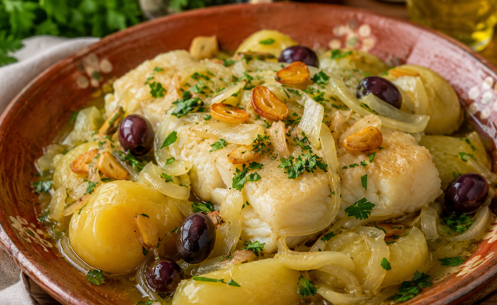 ©TRENDY Report / Imagem criada com IA | Bacalhau à Minhota